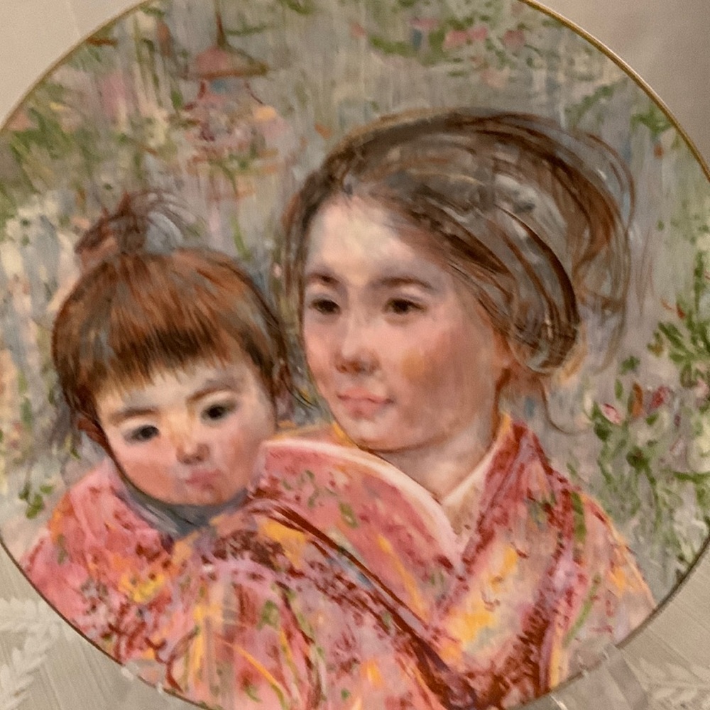 Edna Hibel Sayuri and Child, Royal Doulton collector plate, 1974